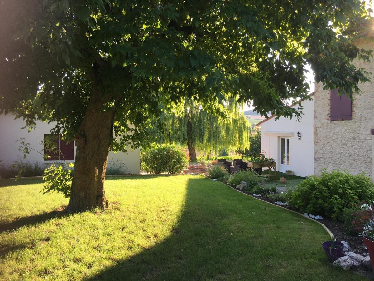Bed and Breakfast Domaine De La Vigne Cadalen Exterior foto